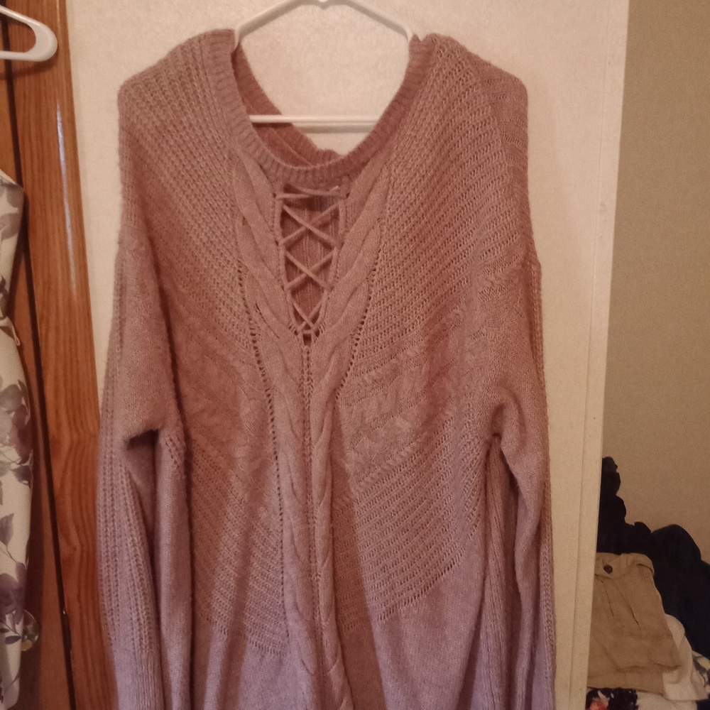 Maurices cable knit top is stunning. Size 3X